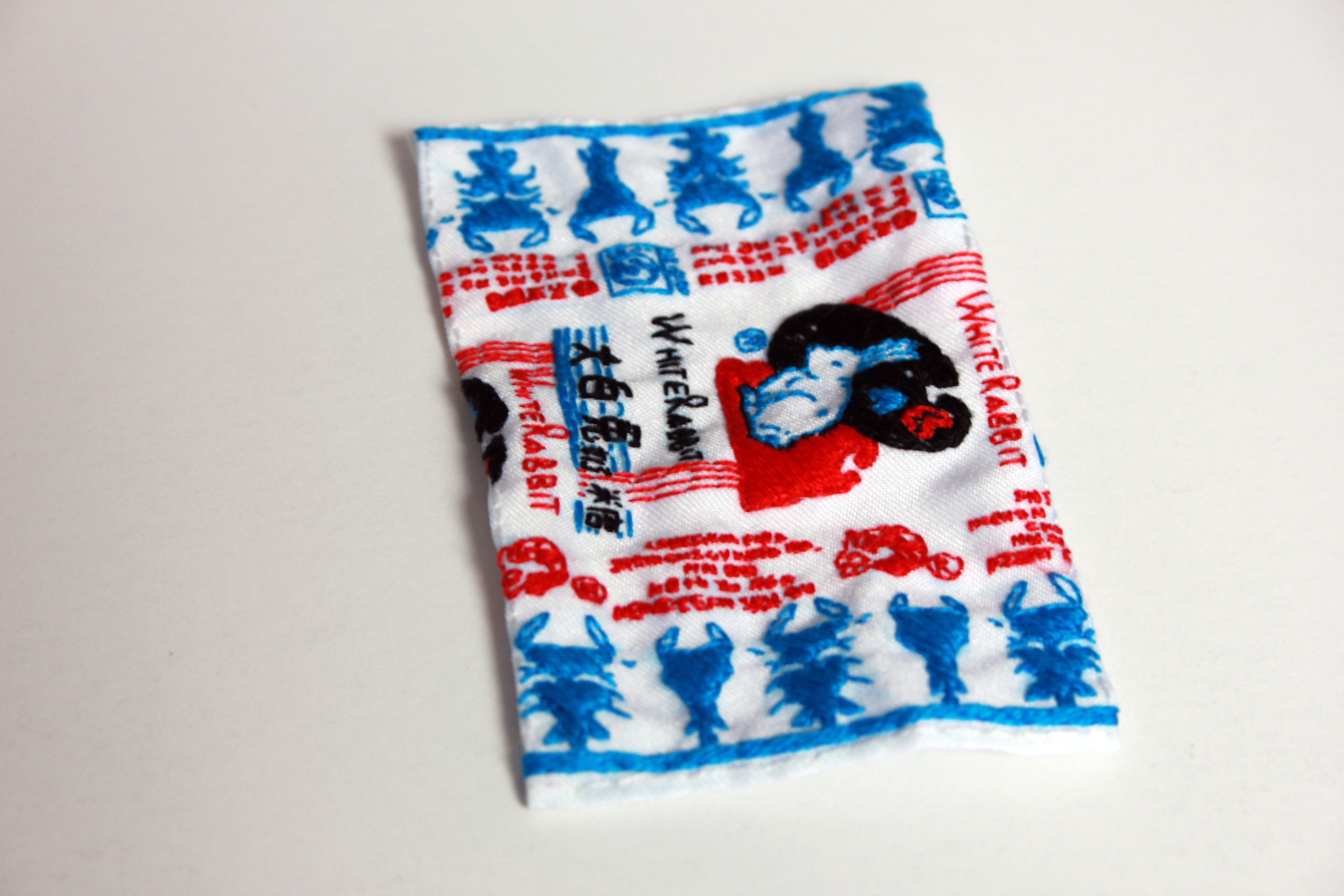 WhiteRabbitCandy02